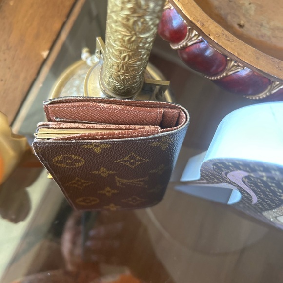 Louis Vuitton Monogram Porte Kisslock Bifold Wallet - Picture 12 of 15